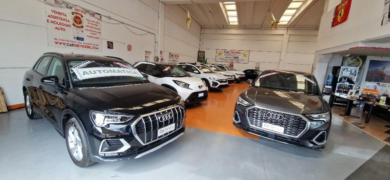 AUDI Q3 35 TFSI S tronic Business Advanced SEMINUOVA - 3