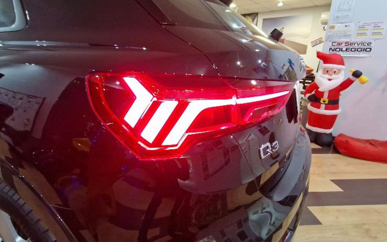 AUDI Q3 35 TFSI S tronic Business Advanced SEMINUOVA - 12