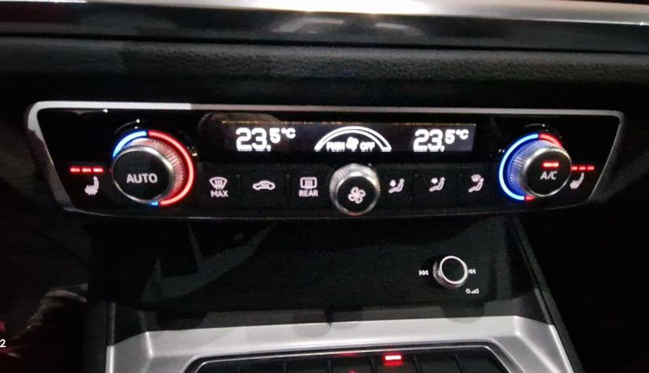 AUDI Q3 35 TFSI S tronic Business Advanced SEMINUOVA - 16