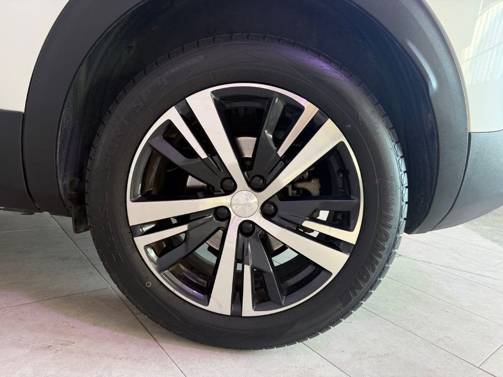 PEUGEOT 3008 PureTech Turbo 130 S&S Allure - 21