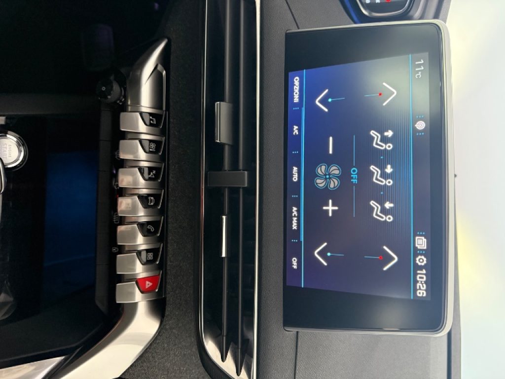 PEUGEOT 3008 PureTech Turbo 130 S&S Allure - 16