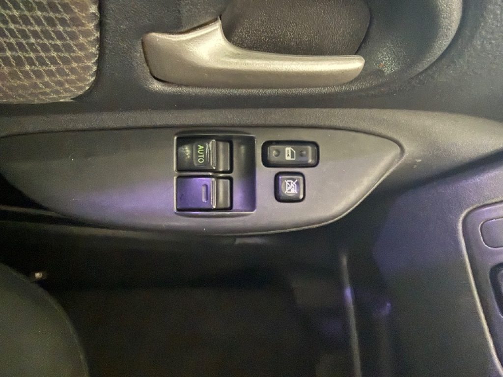 TOYOTA Yaris 1.0i 16V cat 3 porte Sol Blue - 12