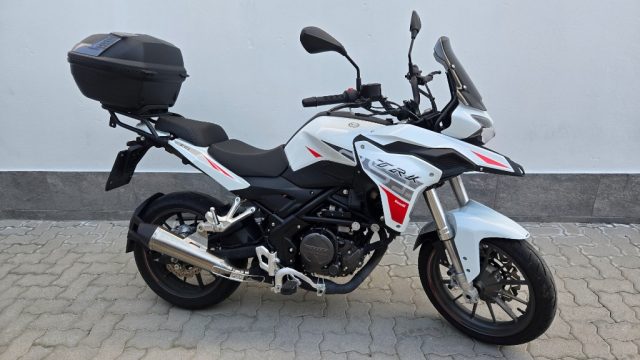 BENELLI TRK 251 Bianco pastello