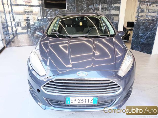 FORD Fiesta Bleu Pastel