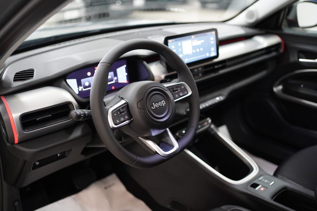 JEEP Avenger 1.2 Turbo 100 CV e-Hybrid Summit + Tetto - 8