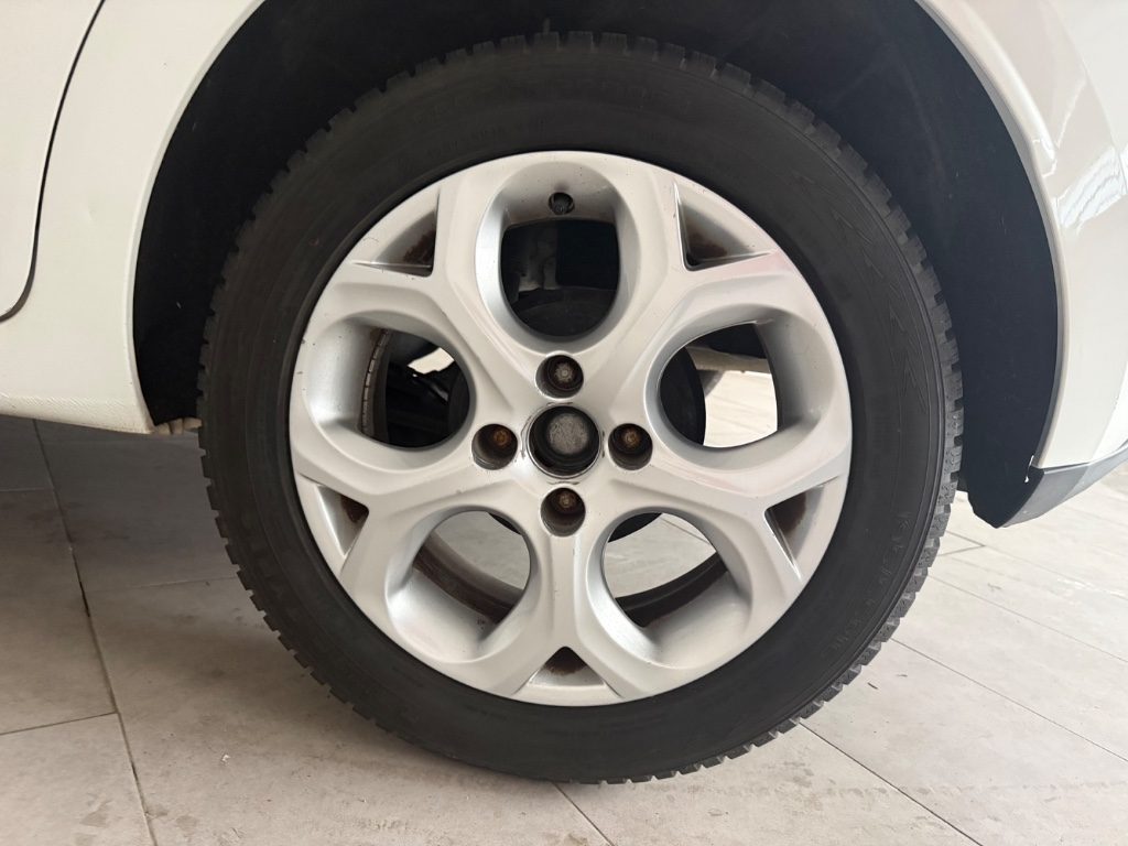 CITROEN C3 1.2 1VTi 82 Exclusive - 2