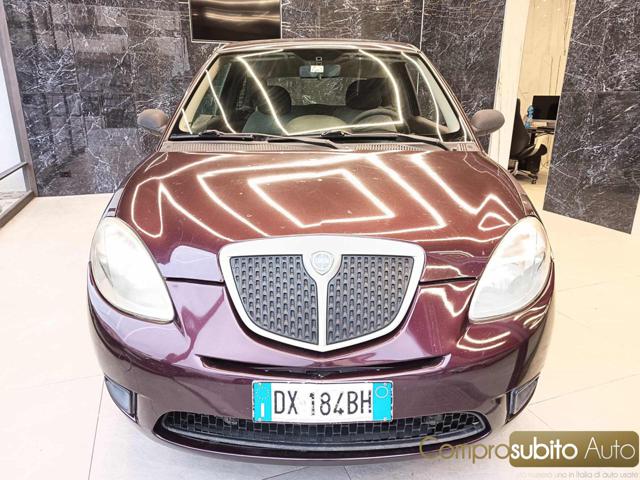 LANCIA Ypsilon Bordeaux Pastel