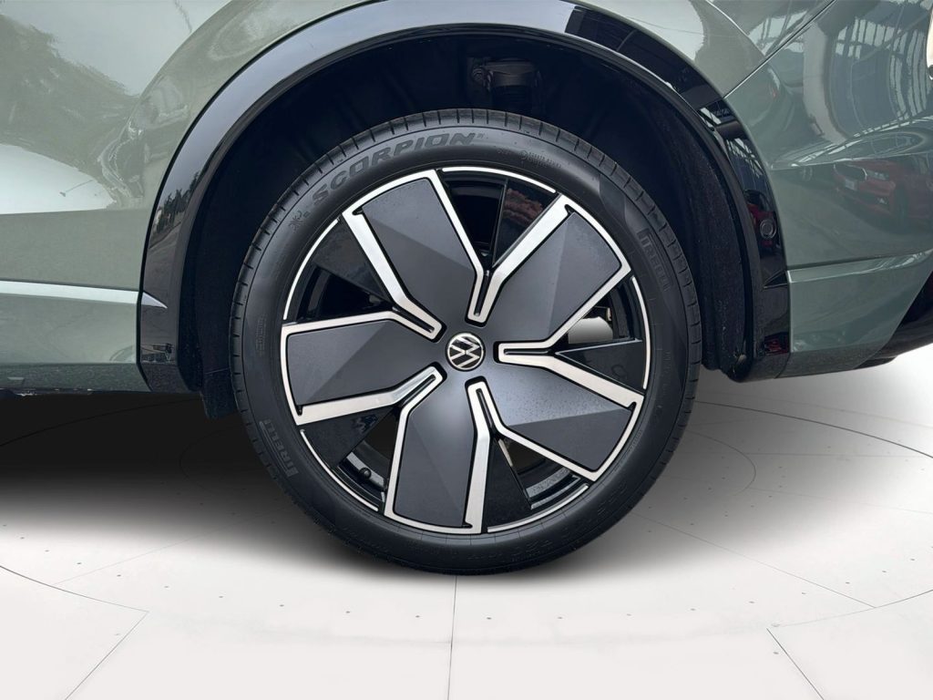 VOLKSWAGEN Tiguan Nuova Tiguan R-Line Plus 1.5 eTSI ACT 110 kW (150 - 7
