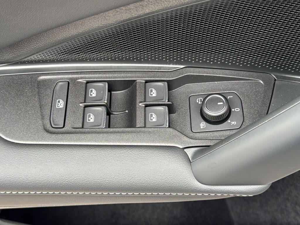 VOLKSWAGEN Tiguan Nuova Tiguan R-Line Plus 1.5 eTSI ACT 110 kW (150 - 14