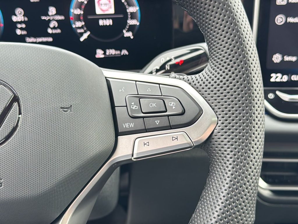 VOLKSWAGEN Tiguan Nuova Tiguan R-Line Plus 1.5 eTSI ACT 110 kW (150 - 18