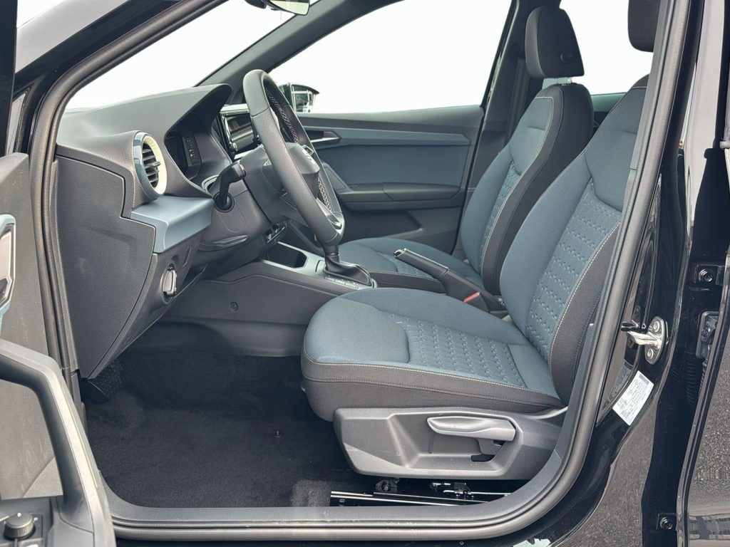 SEAT Arona 1.0 ecotsi black edition 115cv dsg - 8