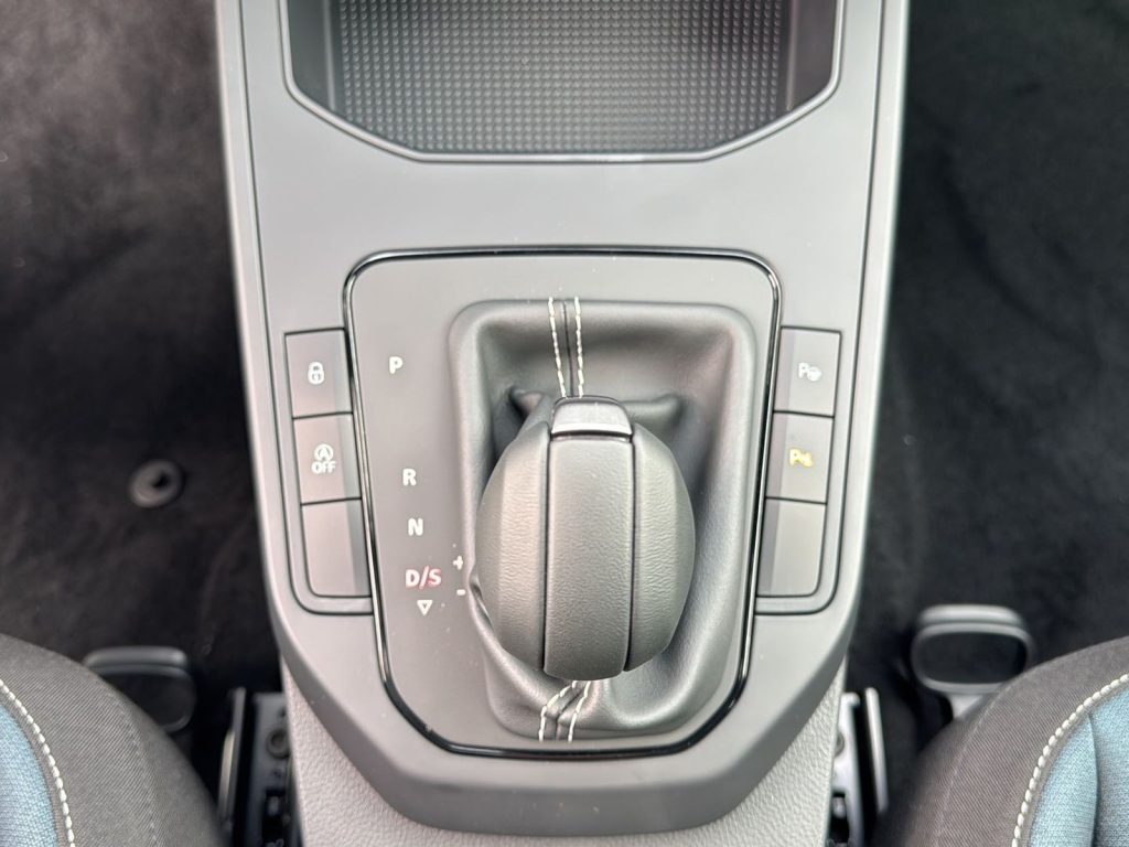 SEAT Arona 1.0 ecotsi black edition 115cv dsg - 18