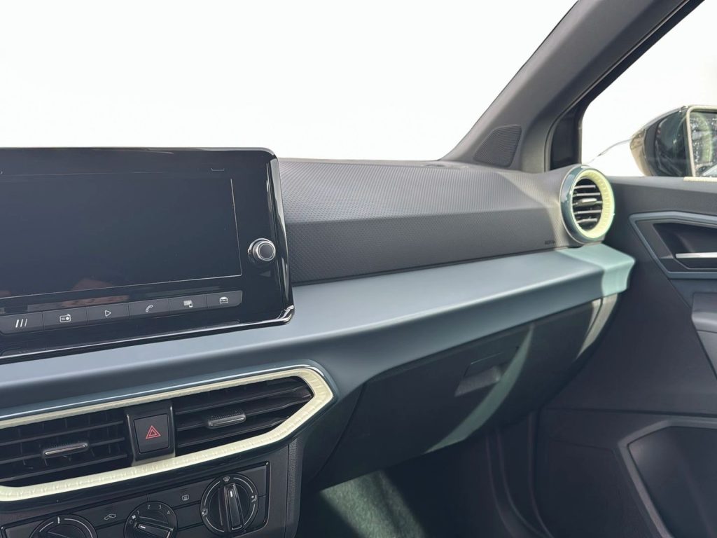 SEAT Arona 1.0 ecotsi black edition 115cv dsg - 21