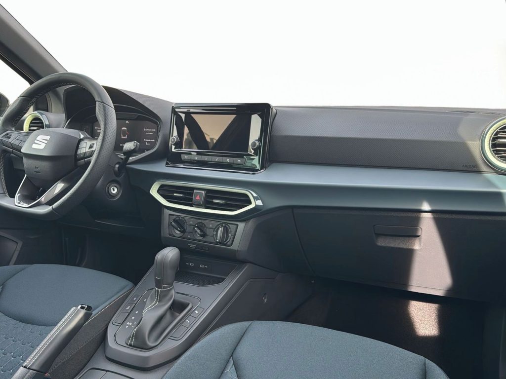 SEAT Arona 1.0 ecotsi black edition 115cv dsg - 23