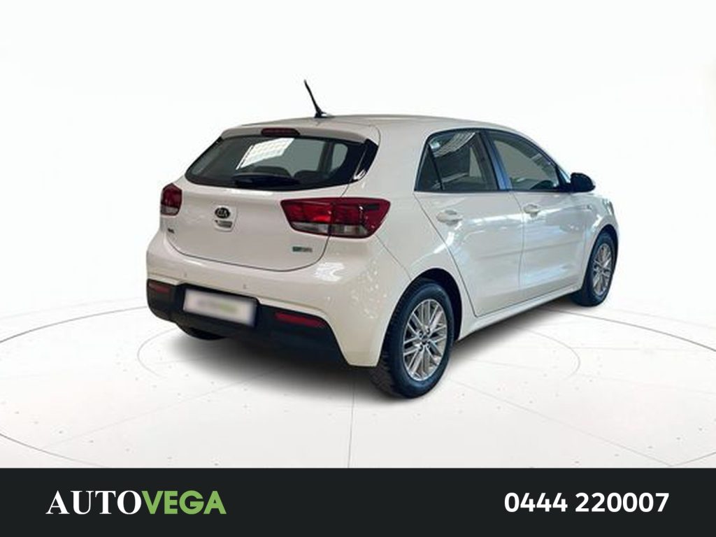 KIA Rio 1.2 evolution gpl 82cv - 4