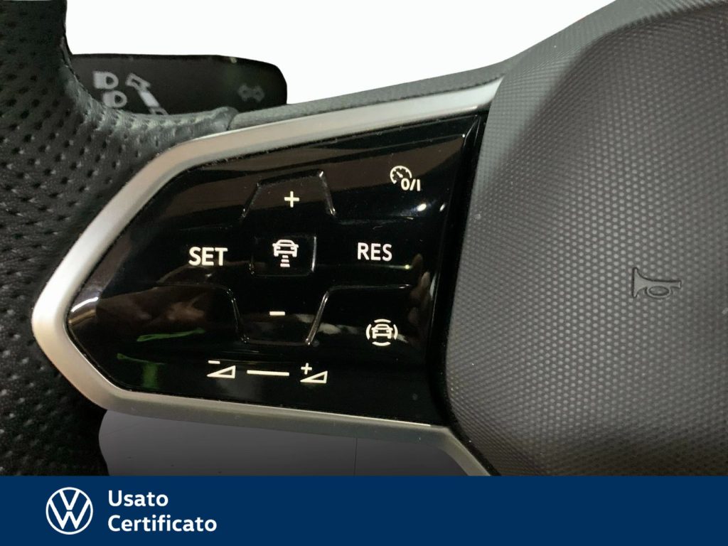 VOLKSWAGEN T-Roc 1.0 tsi r-line 110cv - 11