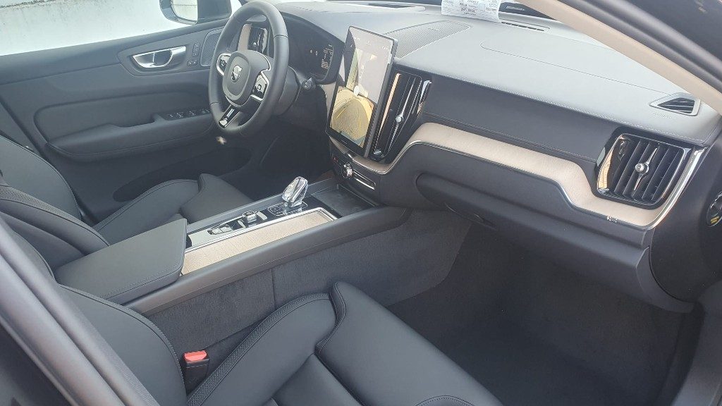 VOLVO XC60 T6 Plug-in hybrid AWD automatico Ultra Bright - Foto 6