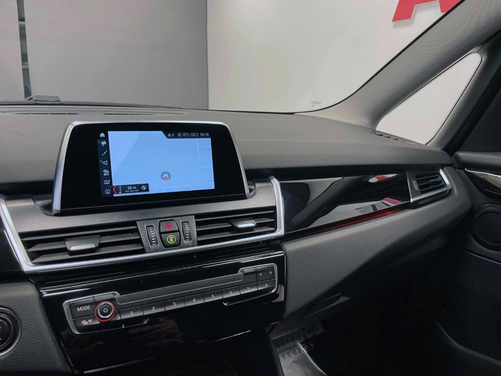 BMW 218 D GRAN TOURER ADVANTAGE MY20 - 20