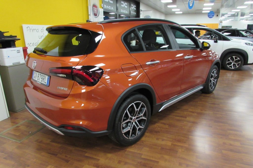 FIAT Tipo 1.5 Hybrid 130cv 5 porte Cross CAMBIO AUTOMATICO - 3