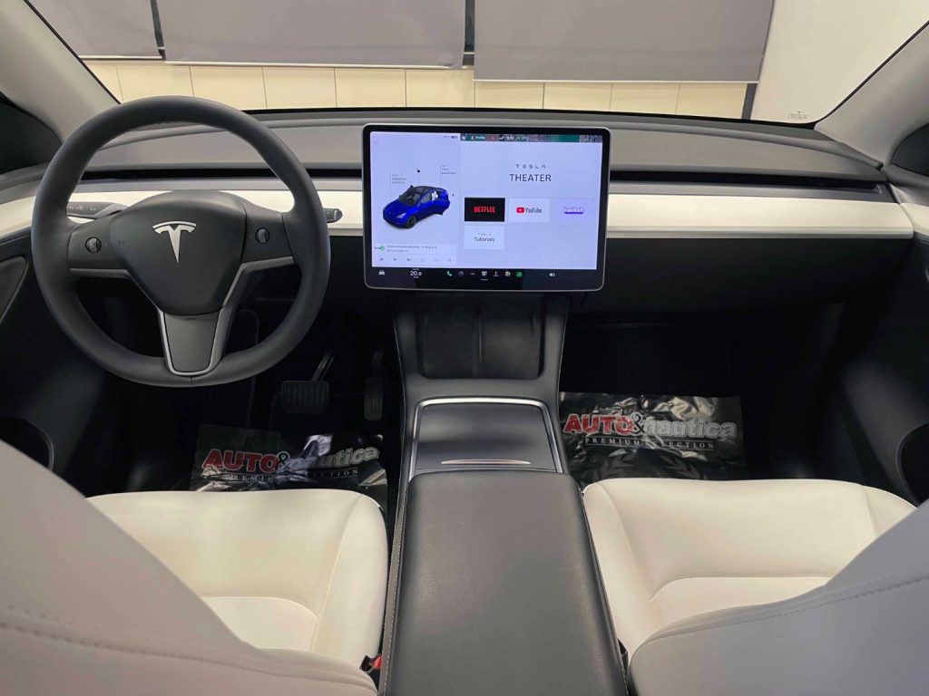 TESLA Model Y LONG RANGE-4X4-AUTOPILOT AVANZATO- CERCHI 20 - 46