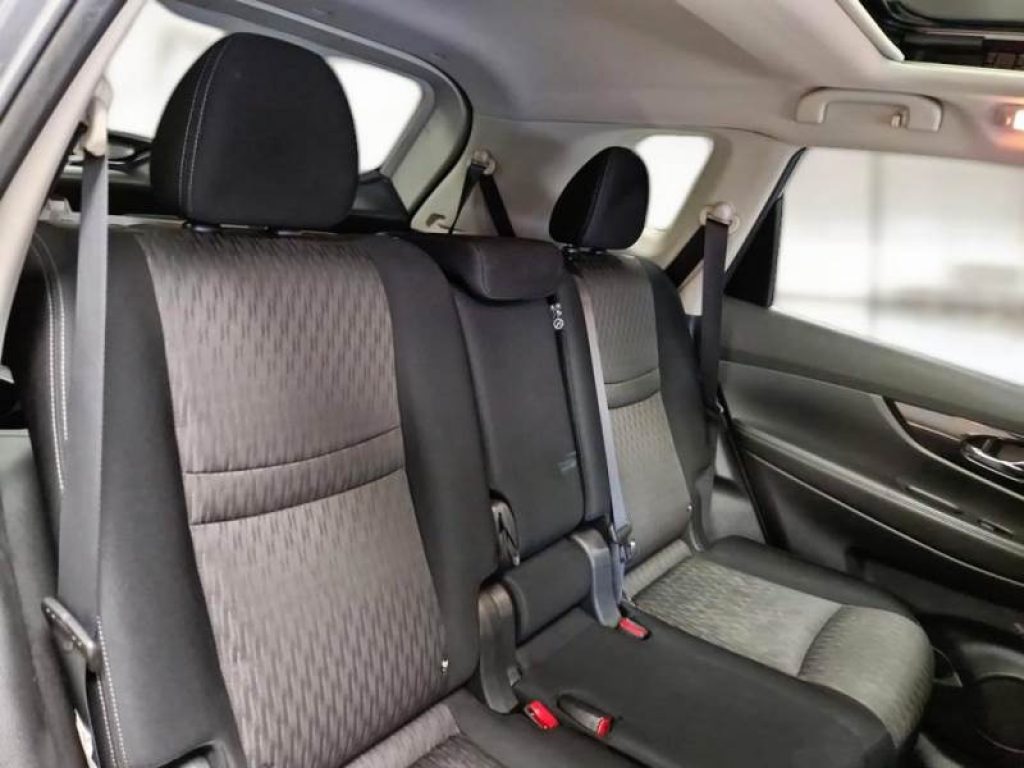 NISSAN X-Trail dCi 150 2WD N-Connecta - 8