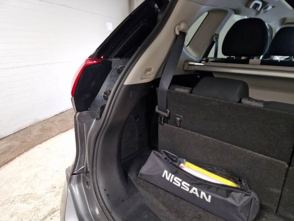 NISSAN X-Trail dCi 150 2WD N-Connecta - 15