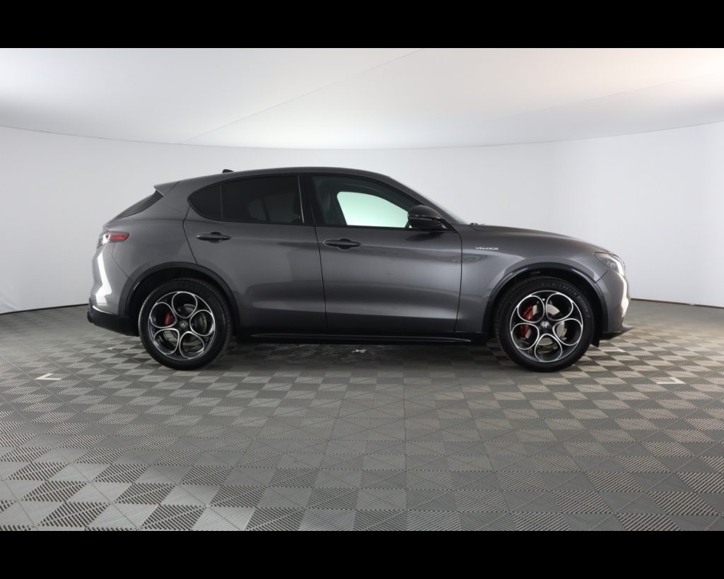 ALFA ROMEO Stelvio 2023 -  2.2 t Veloce Q4 210cv auto - 6