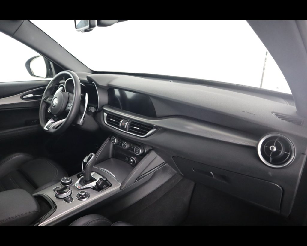 ALFA ROMEO Stelvio 2023 -  2.2 t Veloce Q4 210cv auto - 16