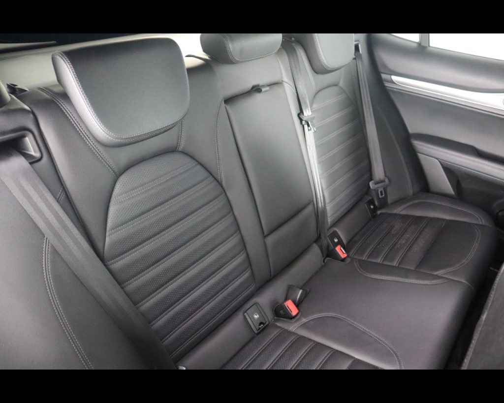 ALFA ROMEO Stelvio 2023 -  2.2 t Veloce Q4 210cv auto - 18