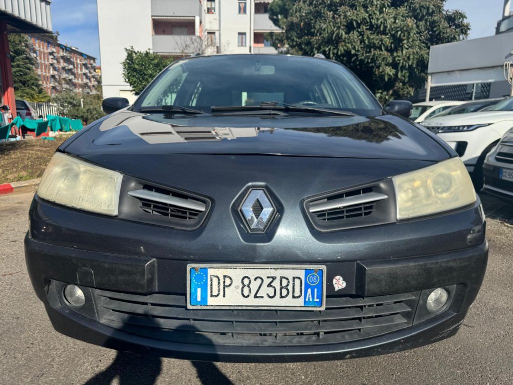 RENAULT Megane GRANDTOUR 1.5 dCi/105CV Serie Spec. - 2
