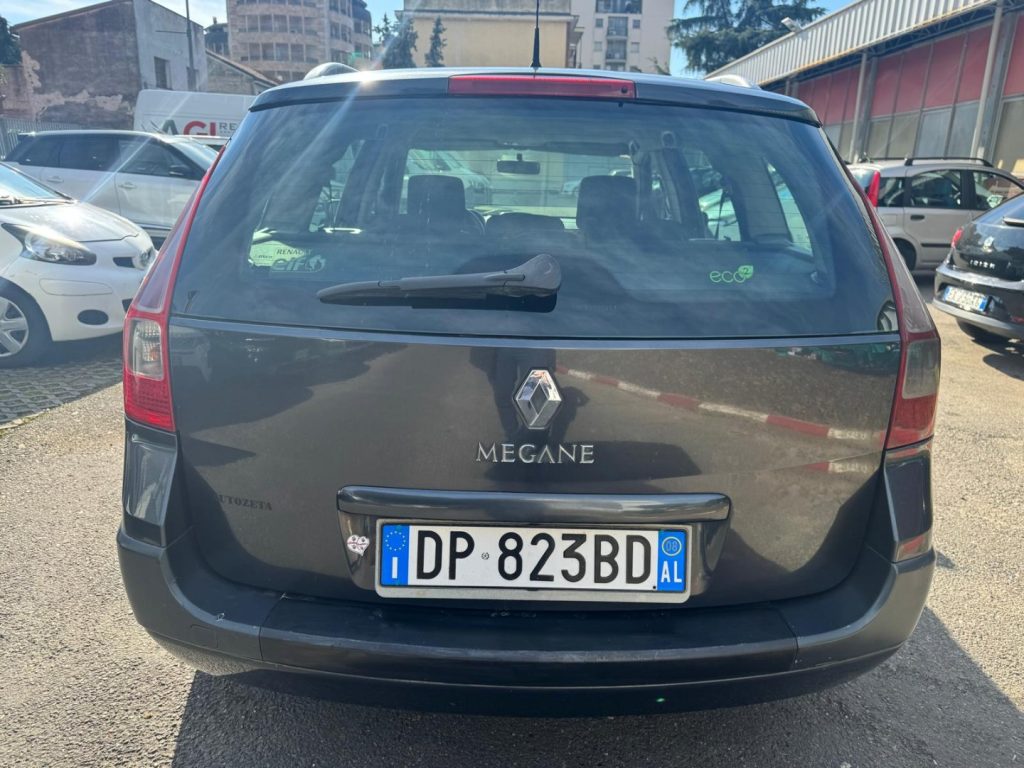 RENAULT Megane GRANDTOUR 1.5 dCi/105CV Serie Spec. - 5