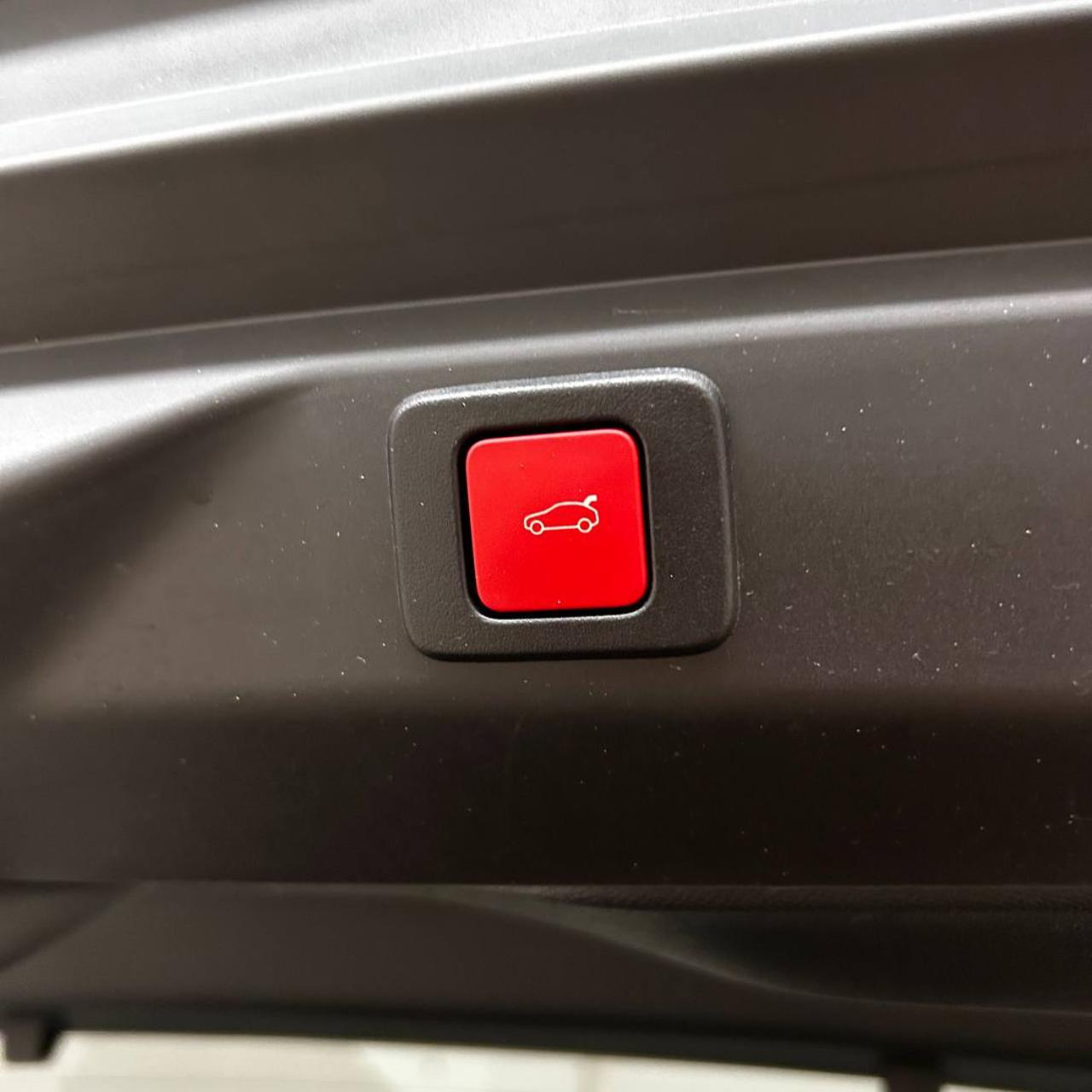 PEUGEOT 3008 motore elettrico (73kWh) 210 CV GT - 8