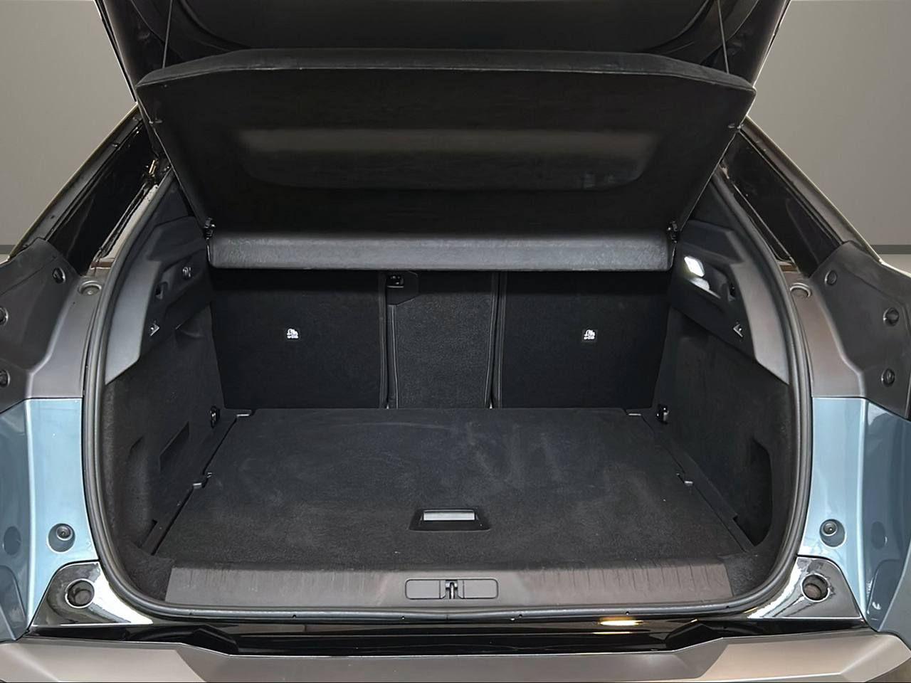 PEUGEOT 3008 motore elettrico (73kWh) 210 CV GT - 7