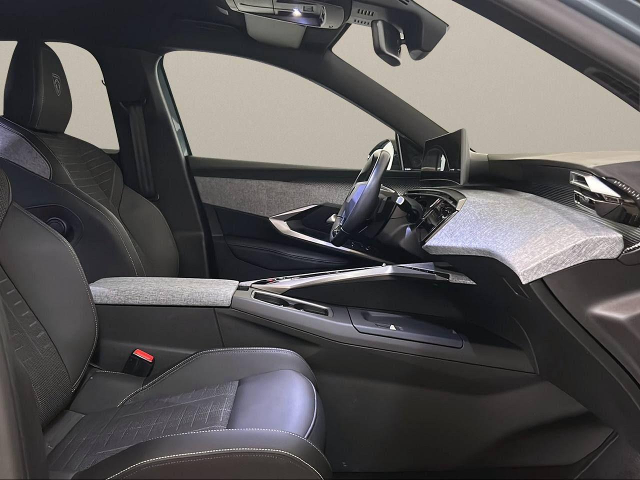 PEUGEOT 3008 motore elettrico (73kWh) 210 CV GT - 13