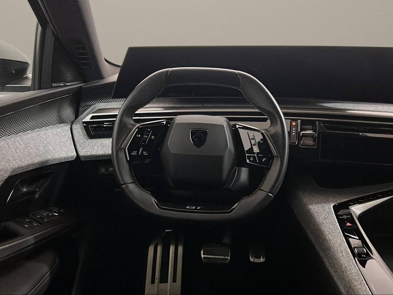 PEUGEOT 3008 motore elettrico (73kWh) 210 CV GT - 17