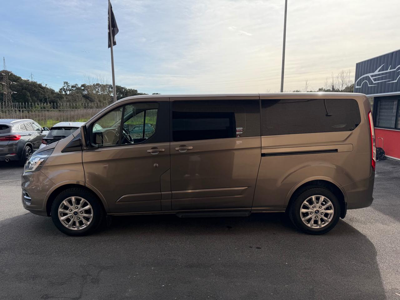 FORD Tourneo Custom 320 2.0 EcoBlue 130CV MHEV PL  Tit. - 20