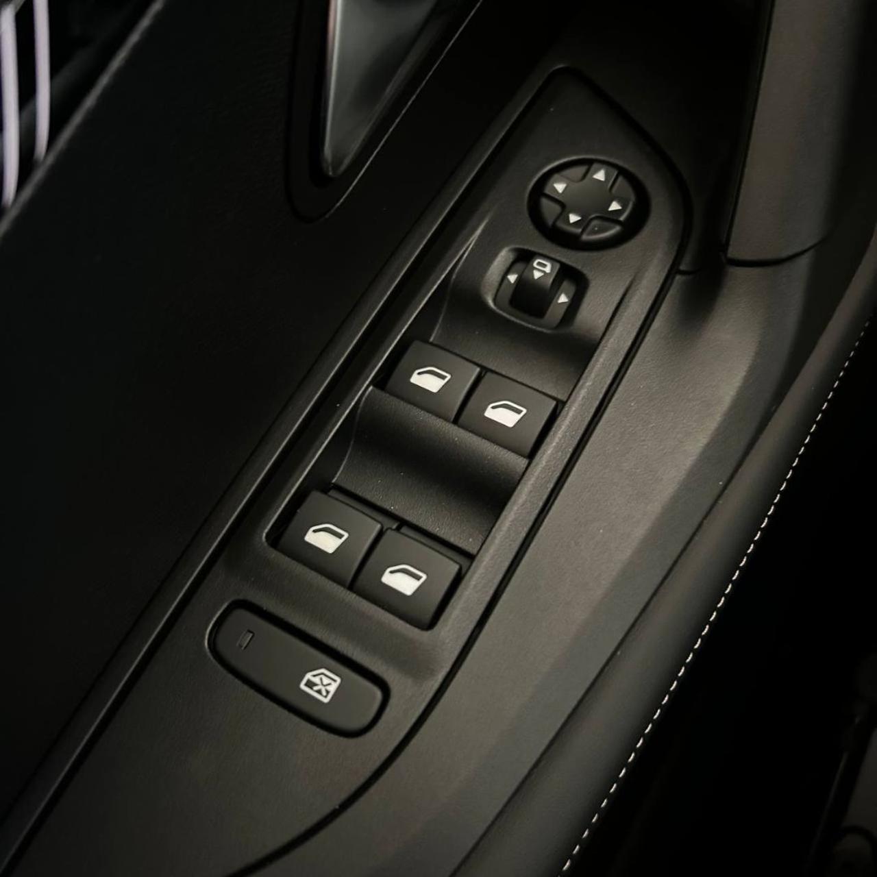 PEUGEOT 2008 PureTech 100 S&S Allure - 30