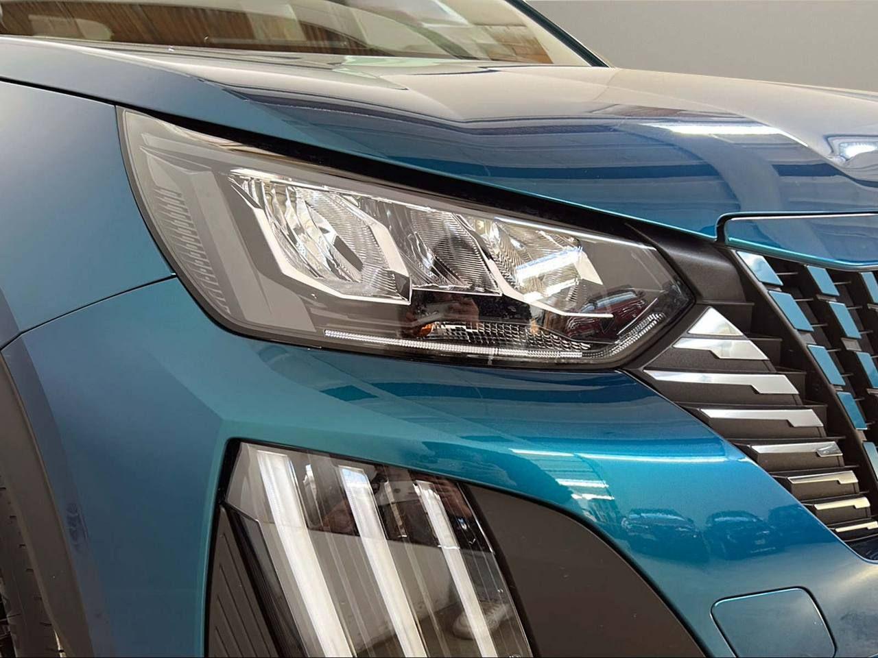 PEUGEOT 2008 PureTech 100 S&S Allure - 33