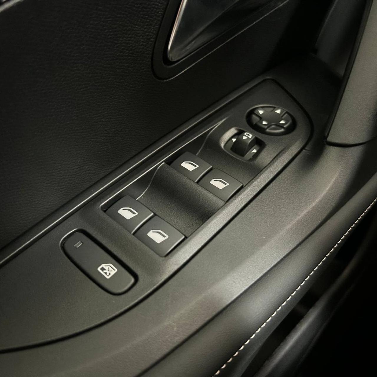 PEUGEOT 2008 PureTech 100 S&S Allure - 28