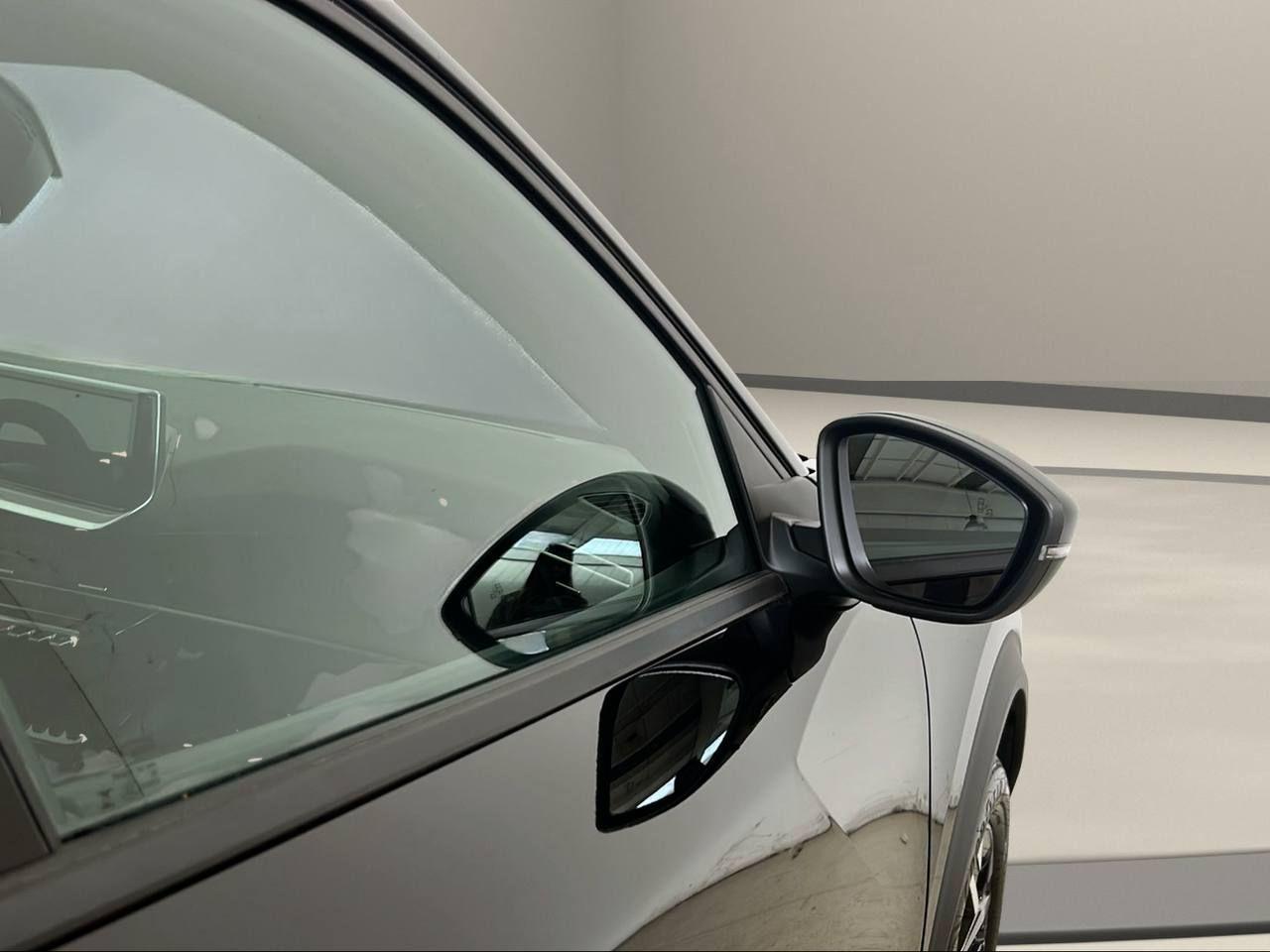 PEUGEOT 2008 PureTech 100 S&S Allure - 37