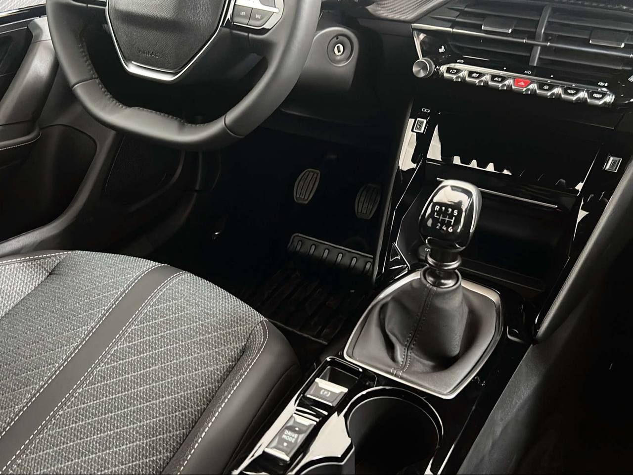 PEUGEOT 2008 PureTech 100 S&S Allure - 25