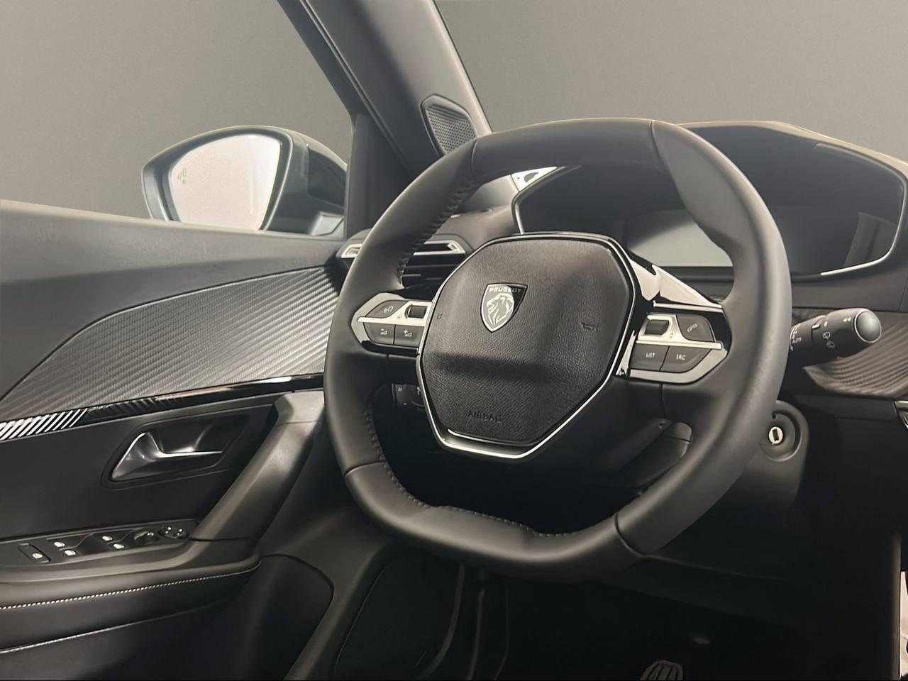 PEUGEOT 2008 PureTech 100 S&S Allure - 24