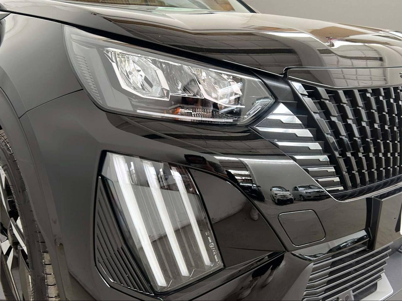 PEUGEOT 2008 PureTech 100 S&S Allure - 31