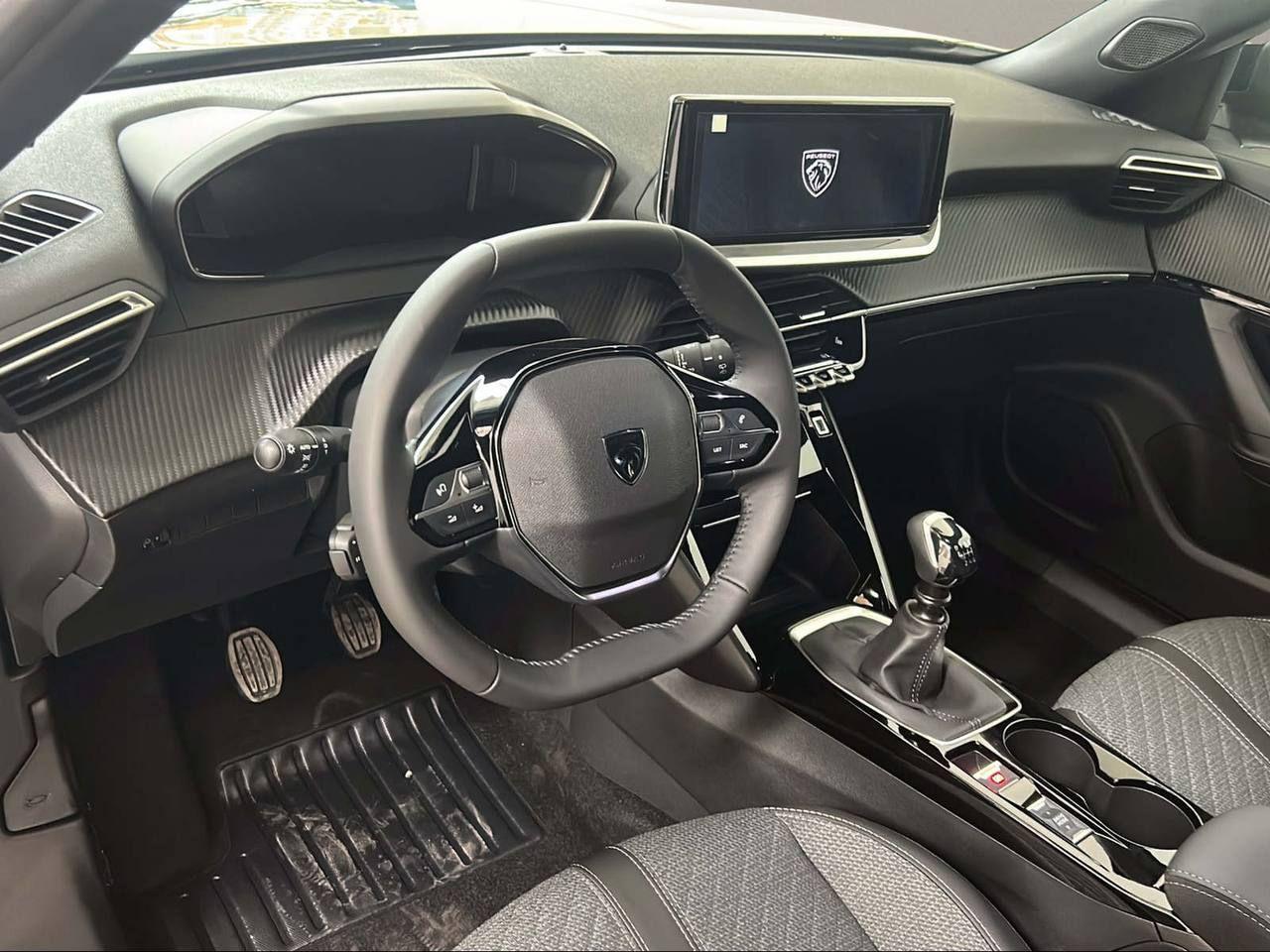 PEUGEOT 2008 PureTech 100 S&S Allure - 19