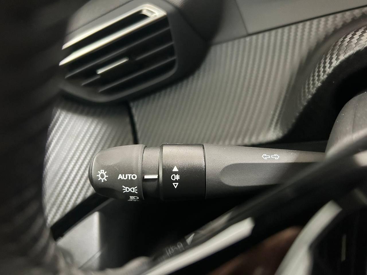 PEUGEOT 2008 PureTech 100 S&S Allure - 16