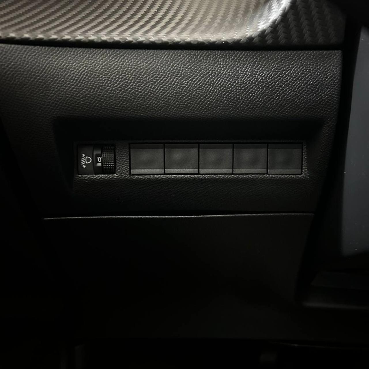 PEUGEOT 2008 PureTech 100 S&S Allure - 28