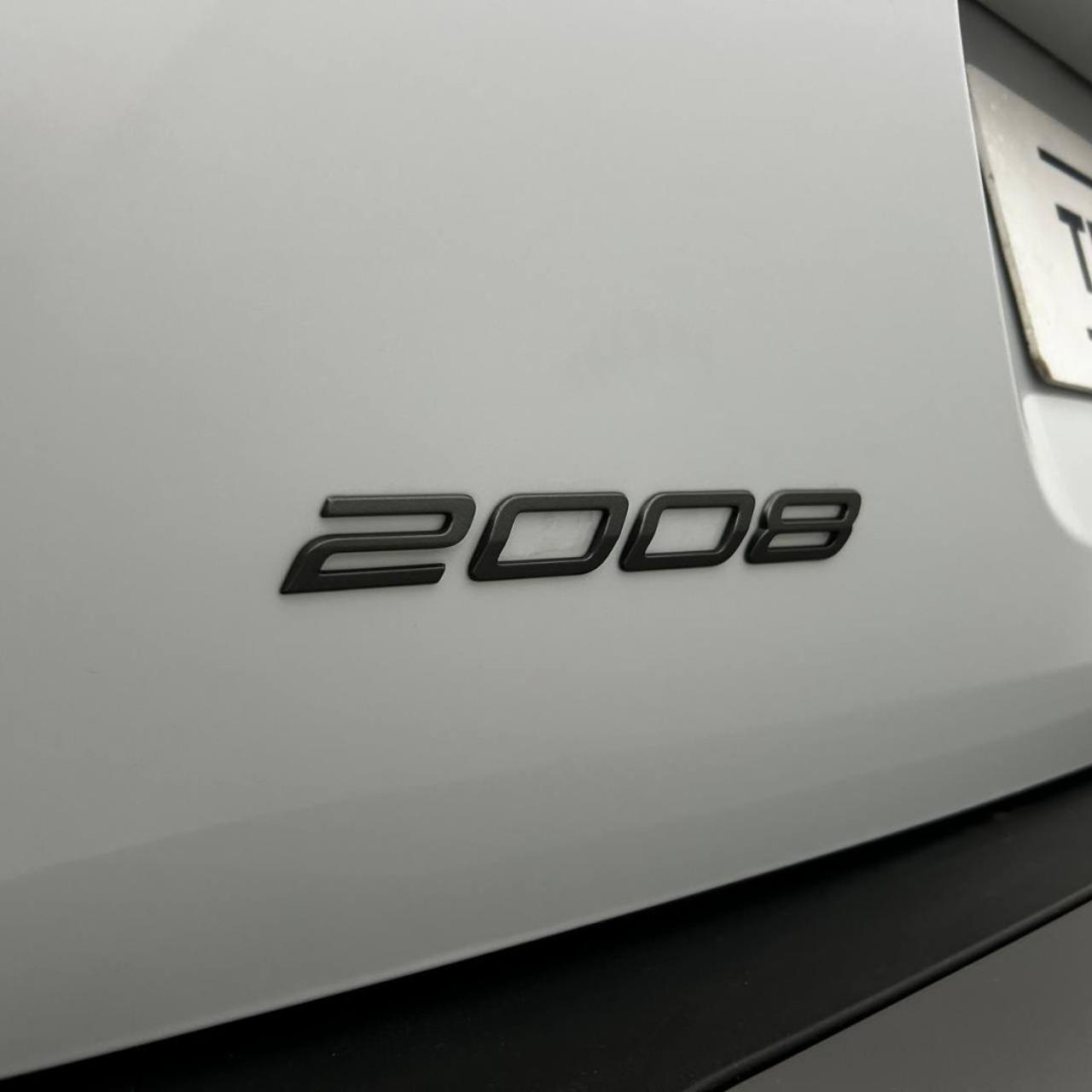 PEUGEOT 2008 PureTech 100 S&S Allure - 38