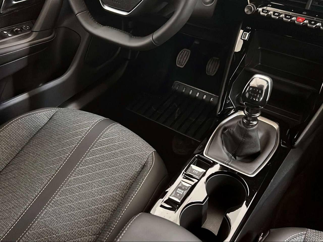 PEUGEOT 2008 PureTech 100 S&S Allure - 25