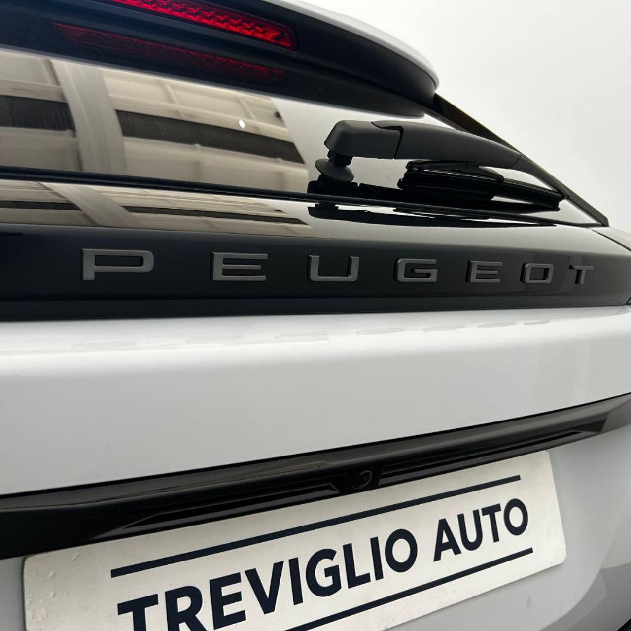 PEUGEOT 2008 PureTech 100 S&S Allure - 37