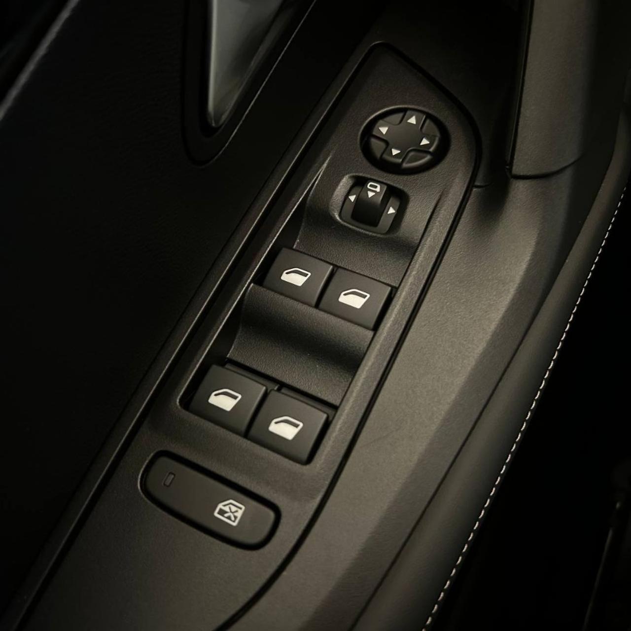 PEUGEOT 2008 PureTech 100 S&S Allure - 31